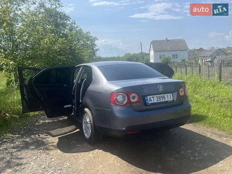 Седан Volkswagen Jetta 2006 в Калуше