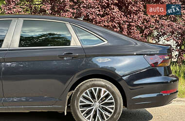 Седан Volkswagen Jetta 2019 в 