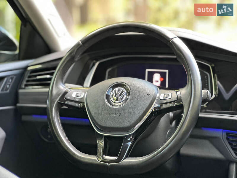 Седан Volkswagen Jetta 2019 в Дніпрі