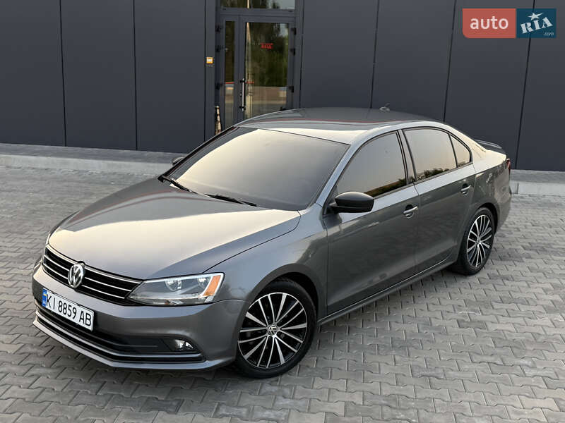 Седан Volkswagen Jetta 2016 в 