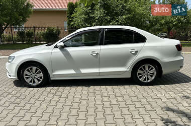 Седан Volkswagen Jetta 2016 в 