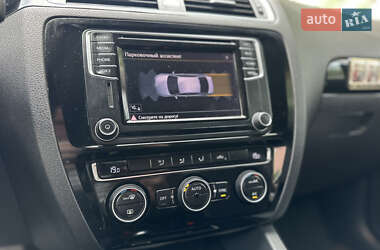 Седан Volkswagen Jetta 2016 в 