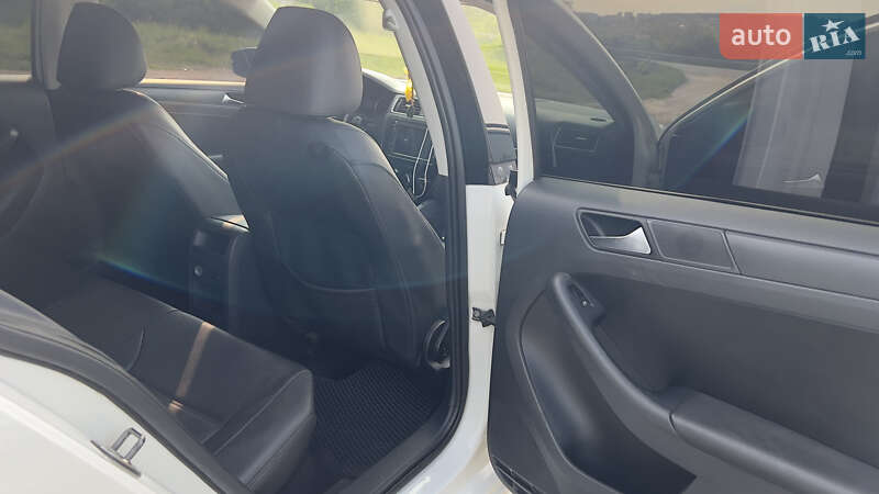 Седан Volkswagen Jetta 2011 в Житомирі