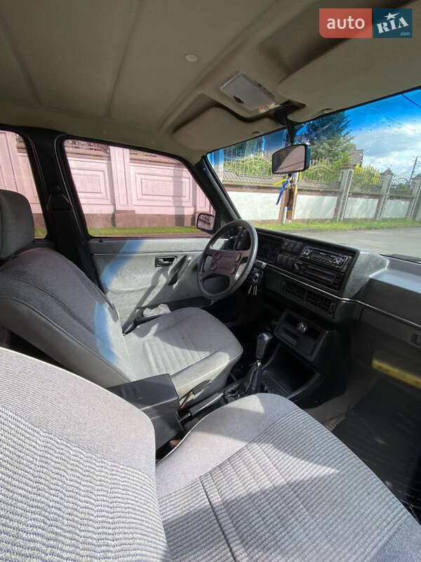 Седан Volkswagen Jetta 1988 в Ровно