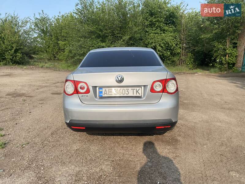 Седан Volkswagen Jetta 2006 в Марганце