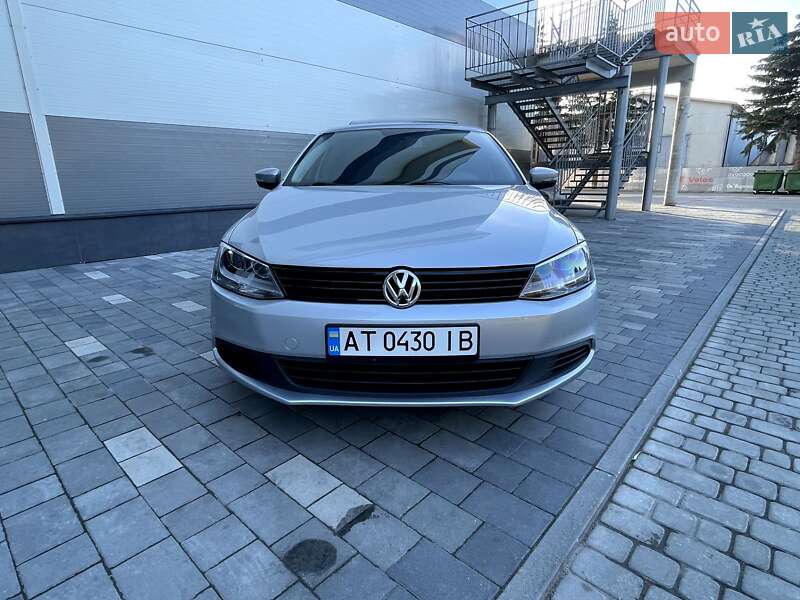 Седан Volkswagen Jetta 2013 в Івано-Франківську