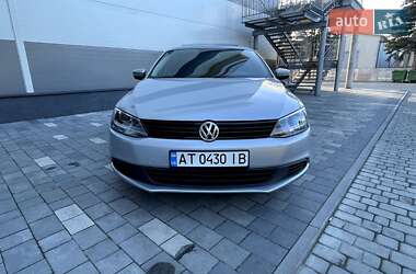 Седан Volkswagen Jetta 2013 в 