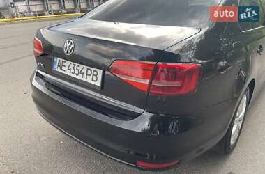 Седан Volkswagen Jetta 2015 в 