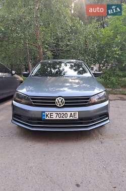 Седан Volkswagen Jetta 2016 в 