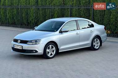 Седан Volkswagen Jetta 2011 в 