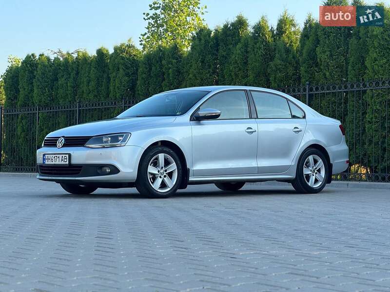 Седан Volkswagen Jetta 2011 в 