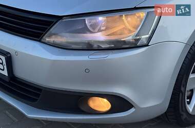 Седан Volkswagen Jetta 2011 в 
