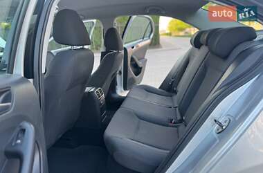 Седан Volkswagen Jetta 2011 в 