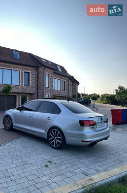 Седан Volkswagen Jetta 2013 в 