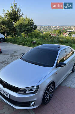 Седан Volkswagen Jetta 2013 в 