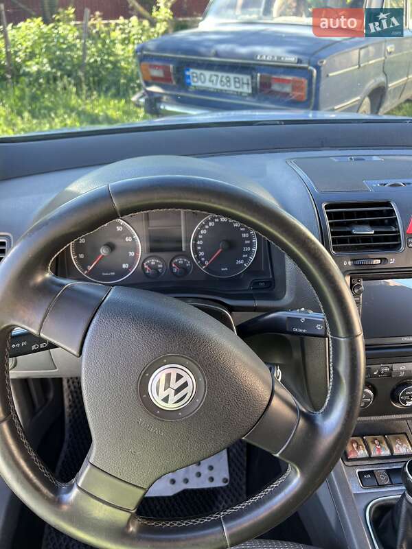 Седан Volkswagen Jetta 2006 в Кременце