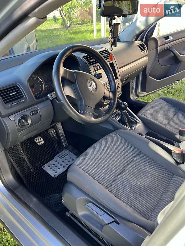 Седан Volkswagen Jetta 2006 в Кременце