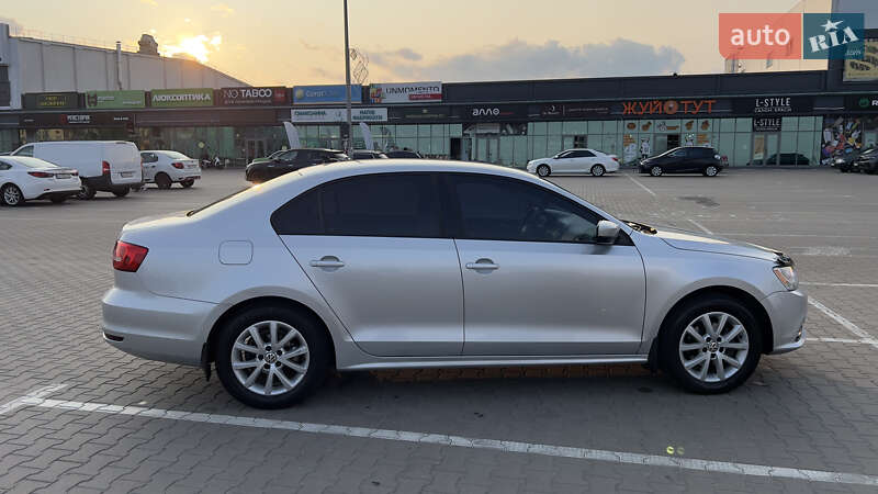 Седан Volkswagen Jetta 2015 в Києві