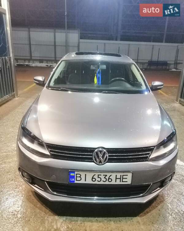 Седан Volkswagen Jetta 2012 в 