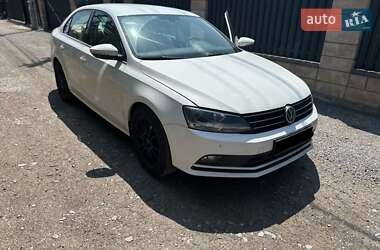 Седан Volkswagen Jetta 2016 в Києві