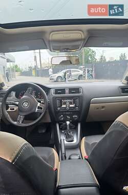 Седан Volkswagen Jetta 2012 в 