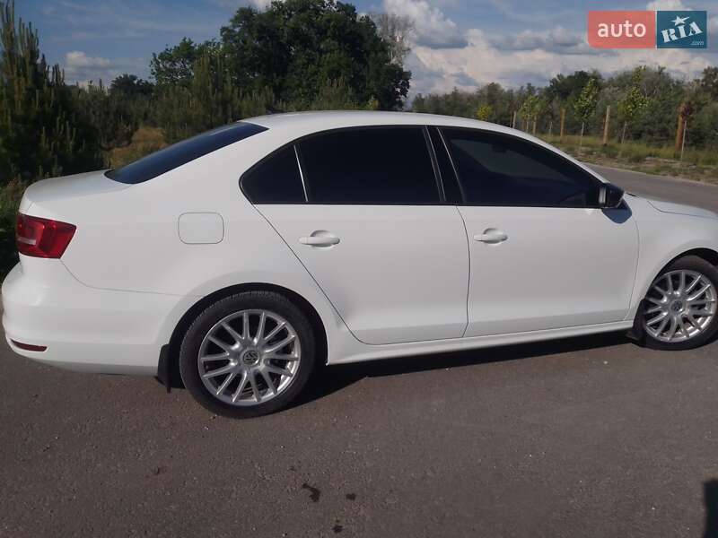 Седан Volkswagen Jetta 2015 в Царичанці