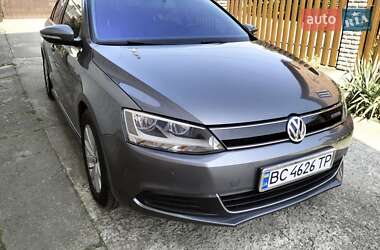 Седан Volkswagen Jetta 2013 в 