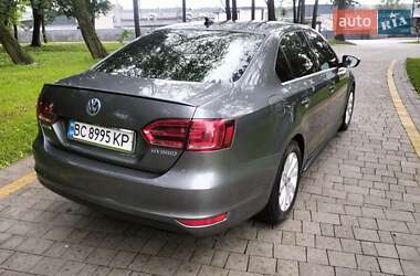 Седан Volkswagen Jetta 2013 в 