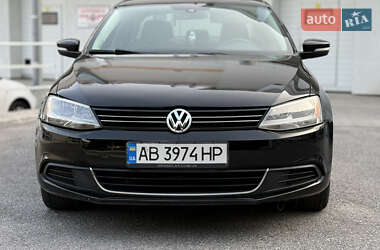 Седан Volkswagen Jetta 2011 в 