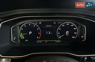 Седан Volkswagen Jetta 2019 в 