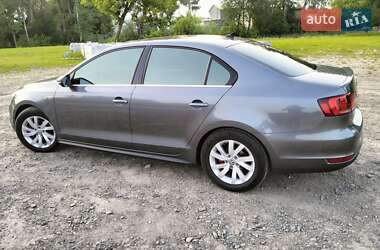 Седан Volkswagen Jetta 2013 в 