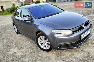 Седан Volkswagen Jetta 2013 в 