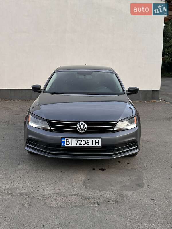 Седан Volkswagen Jetta 2015 в 