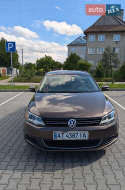Седан Volkswagen Jetta 2013 в Івано-Франківську
