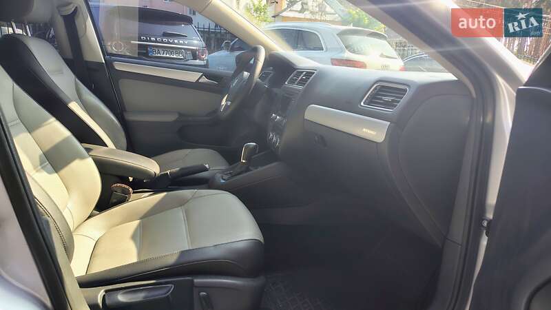 Седан Volkswagen Jetta 2014 в Киеве