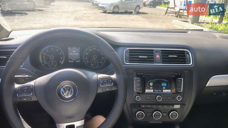 Седан Volkswagen Jetta 2014 в Киеве