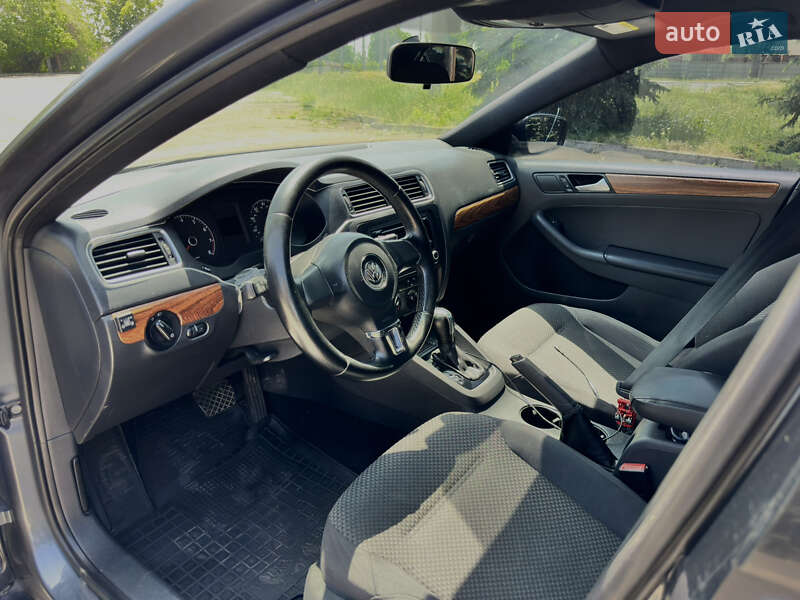 Седан Volkswagen Jetta 2013 в Кривом Роге