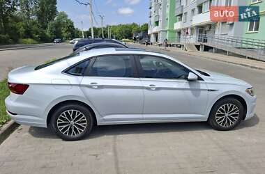 Седан Volkswagen Jetta 2018 в 