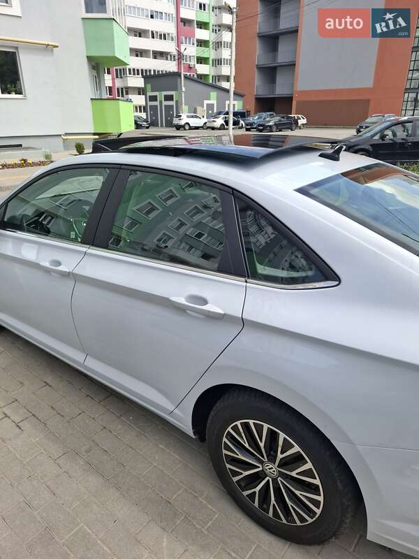 Седан Volkswagen Jetta 2018 в Львове