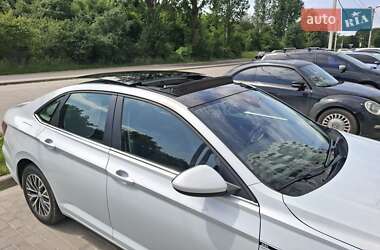 Седан Volkswagen Jetta 2018 в 