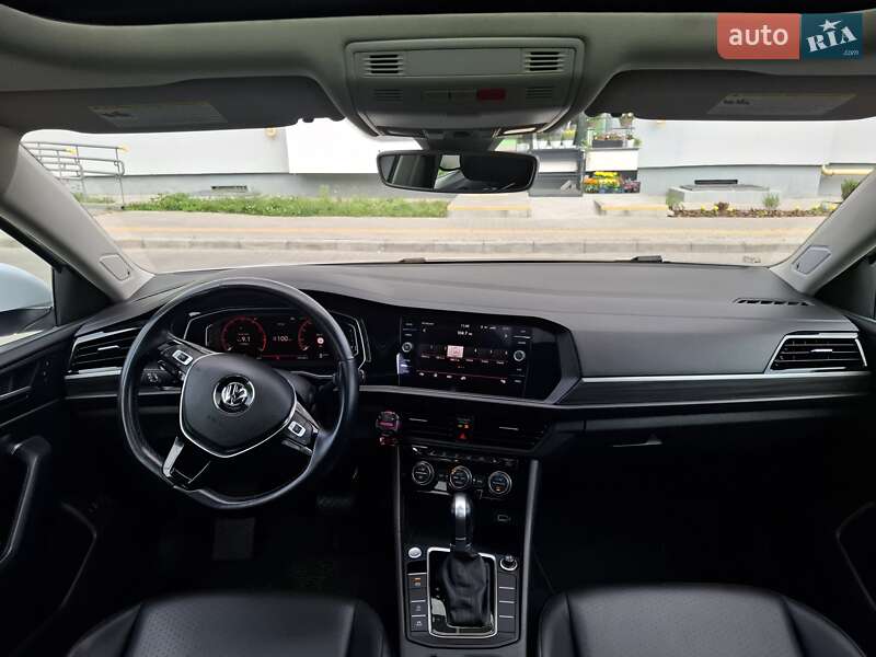 Седан Volkswagen Jetta 2018 в Львове