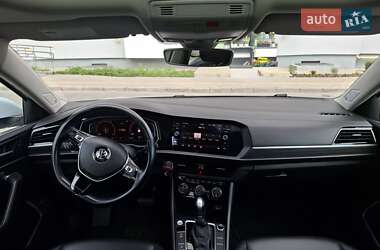 Седан Volkswagen Jetta 2018 в 