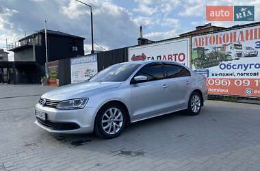 Седан Volkswagen Jetta 2011 в Шепетівці