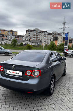 Седан Volkswagen Jetta 2008 в 