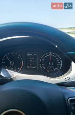 Седан Volkswagen Jetta 2011 в 