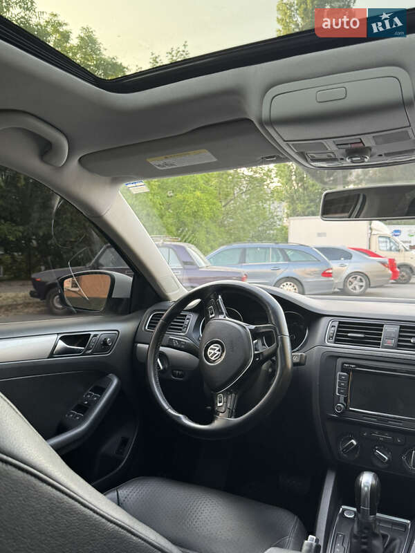 Седан Volkswagen Jetta 2015 в Запорожье