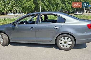 Седан Volkswagen Jetta 2014 в 