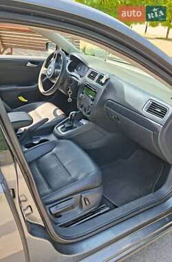 Седан Volkswagen Jetta 2014 в 