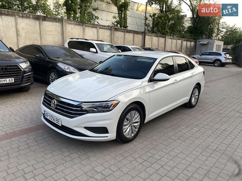 Седан Volkswagen Jetta 2019 в Запоріжжі
