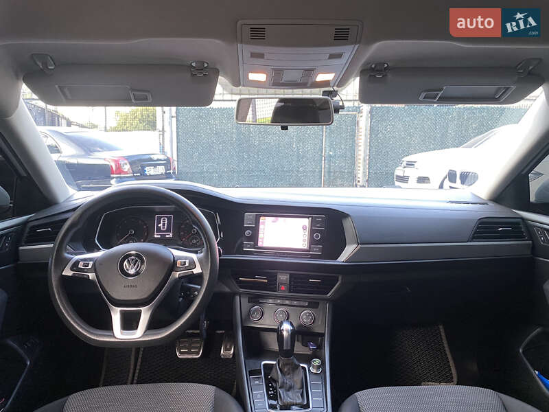 Седан Volkswagen Jetta 2019 в Запоріжжі